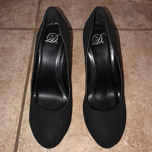 Black Soft Suede 4 Inch Heels Size 9 - Picture 2 of 6